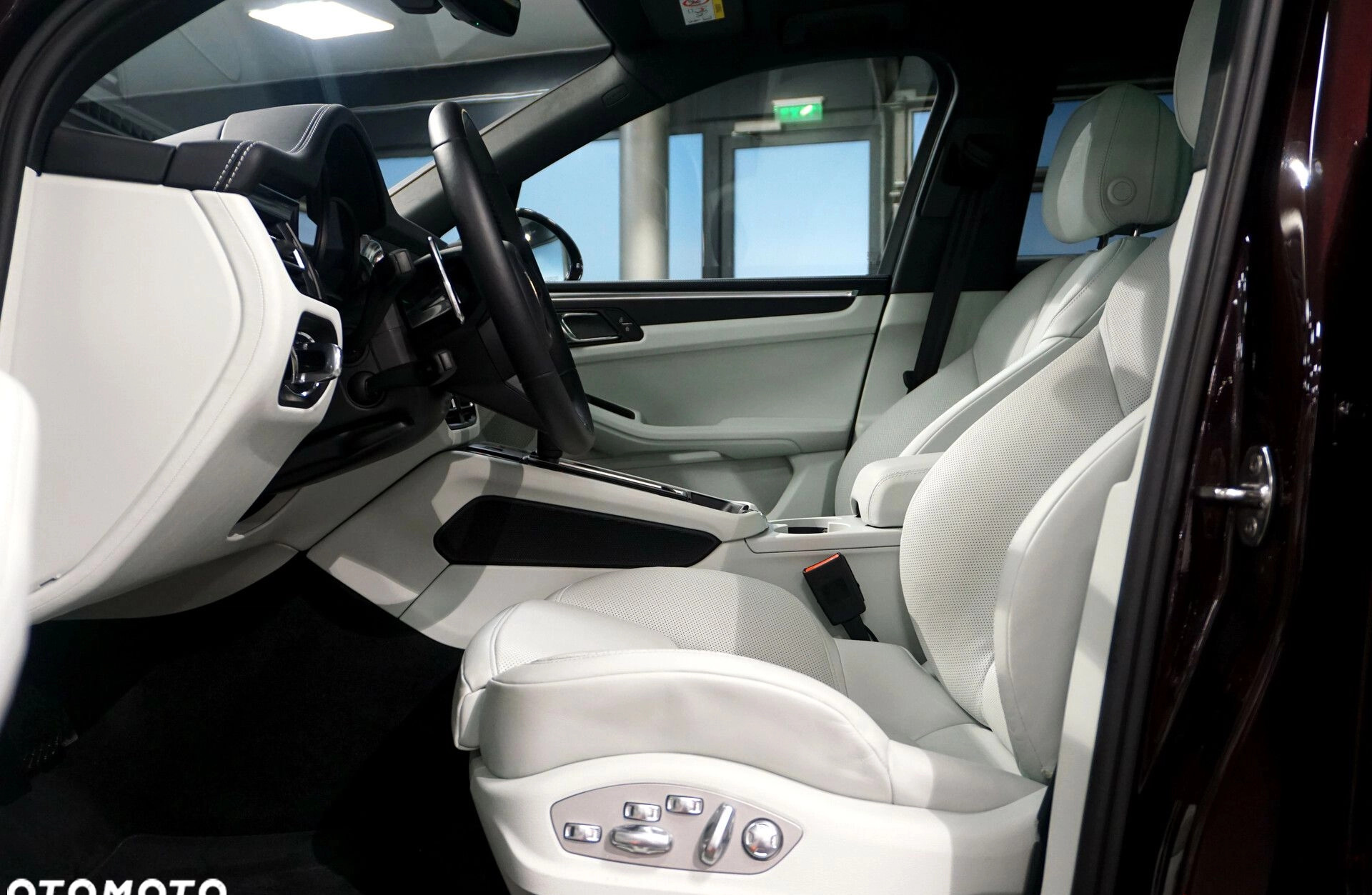 Porsche Macan cena 365000 przebieg: 3122, rok produkcji 2023 z Katowice małe 436